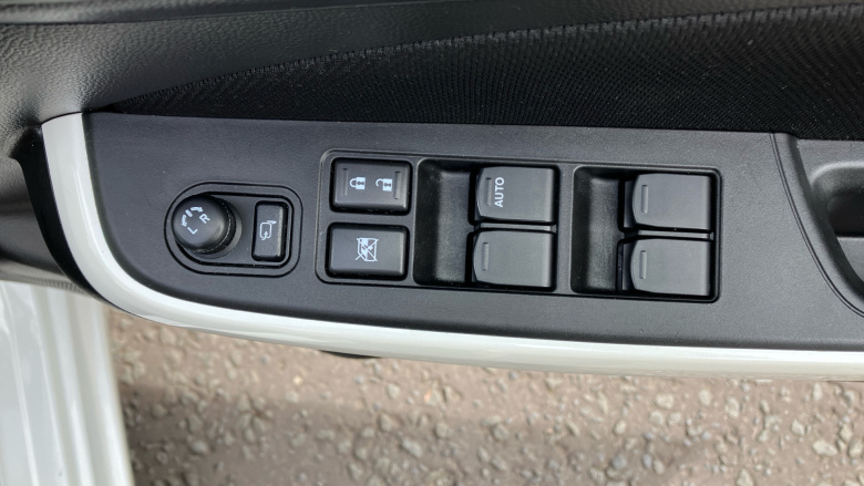 Suzuki Swift 1.0 Boosterjet SHVS SZ5 5dr Petrol Hatchback